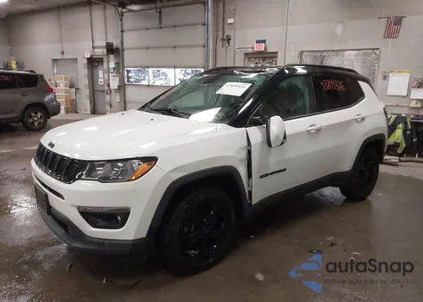 2018 Jeep Compass Altitude 4X4 z USA, uszkodzony, nr VIN 3C4NJDBB6JT304043